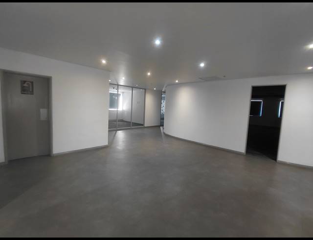 2,415M² OFFICE TO LET IN BRYANSTON